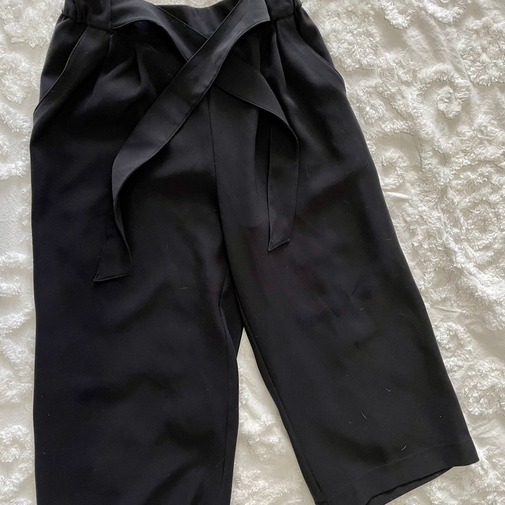 Noir Crop